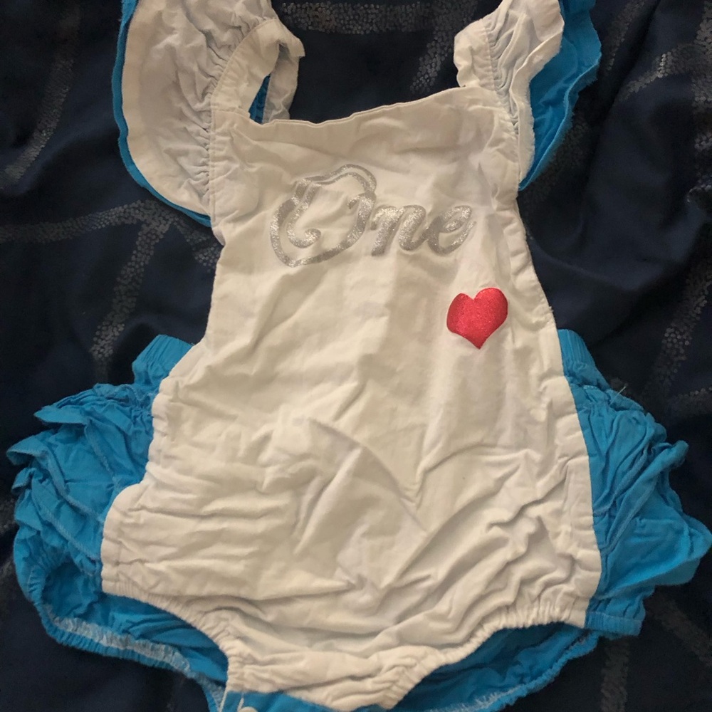Alice in Wonderland baby’s 1st birthday outfit